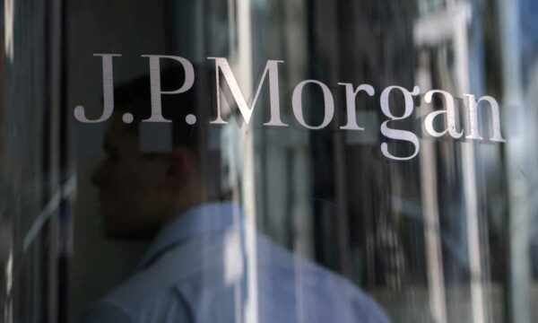 JPMorgan supera projeções, mas presidente-executivo alerta para geopolítica e inflação