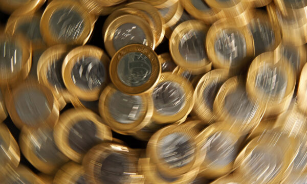 Economistas projetam déficit primário menor em 2026 e 2027, mostra Prisma