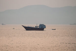 Houthis atacam instalações petrolíferas sauditas
