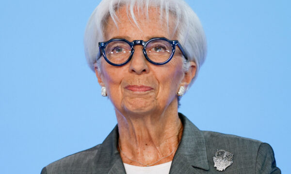 Lagarde diz que seguirá no comando do BCE em meio a rumores sobre saída antecipada