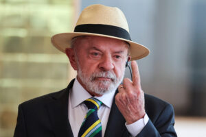 Lula sinaliza em podcast que não deve ir a debates no 1º turno: ‘Quero