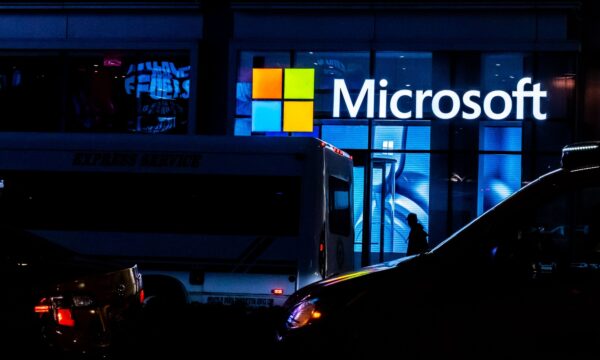 Microsoft vai financiar expansão da IA da francesa Mistral na Europa em acordo multibilionário