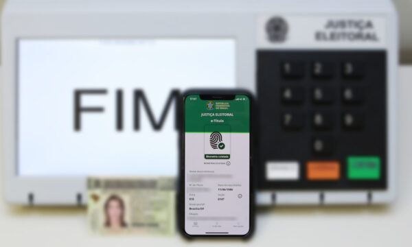 Justiça Eleitoral atualiza e-Título e libera pagamento de multas via P