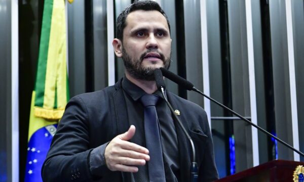 Cleitinho diz ao PL que será candidato ao governo de Minas