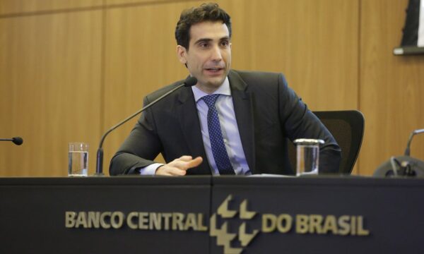 Galípolo afirma que Selic alta nem sempre beneficia o mercado financei