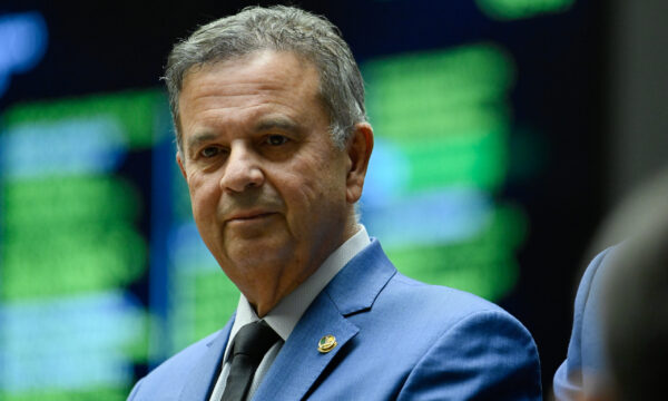 Plano de governo de Flávio está pronto e será publicado quando campanh