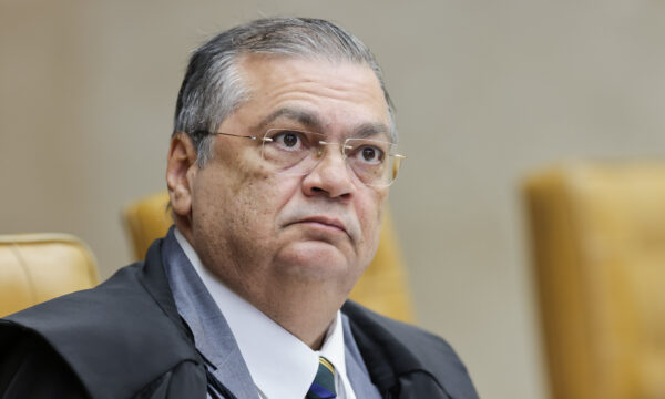 Dino intima Congresso e questiona como parlamentares serão punidos por desvios nas emendas