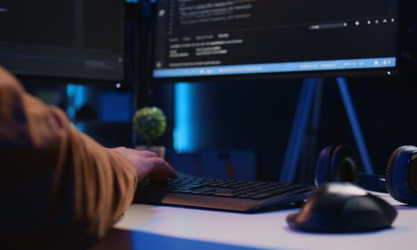 Como escolher uma ferramenta de IA: o que comparar antes de pagar?