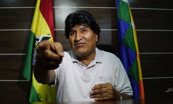 Evo Morales enfrentará a Justiça por protestos, diz presidente da Bolí