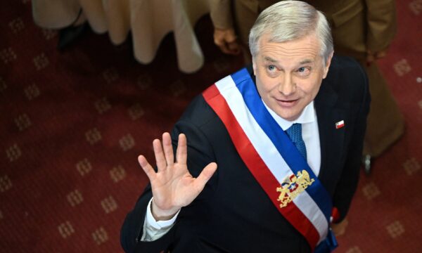 Chile avança com reforma que reduz imposto sobre empresas