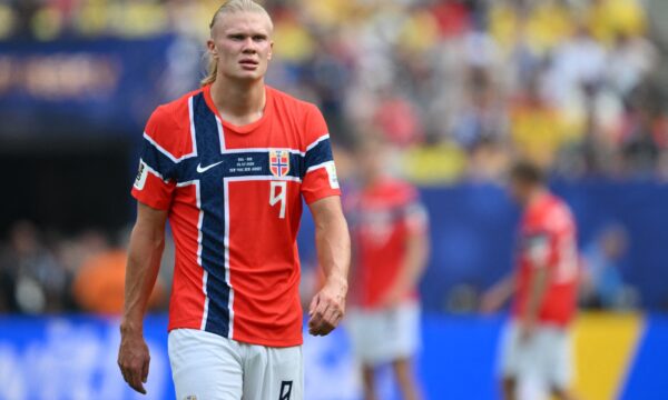Pela 1ª vez na Copa, Haaland passa Vozinha, ganha 30 milhões de seguid