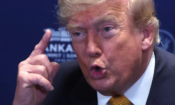 Trump afirma que EUA atacarão bunker nuclear iraniano ‘muito em breve’