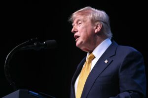Trump anuncia acordo para desarmamento do Hamas em Gaza
