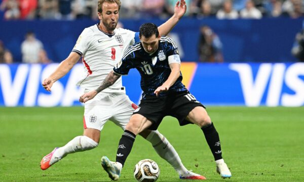 Messi comanda virada, Argentina derrota Inglaterra e está na final da