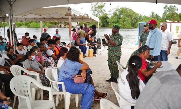 Naufrágio de balsa na Guiana deixa ao menos 41 mortos