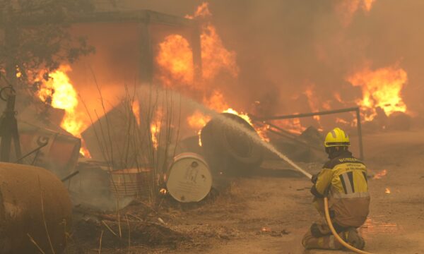 Incêndios na região de Madrid causam evacuação de 63 mil pessoas