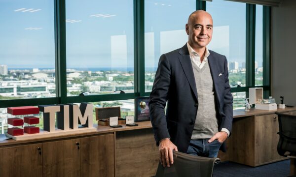 TIM Brasil apoia mudança de controle da Telecom Italia: ‘claramente positivo’, diz CEO