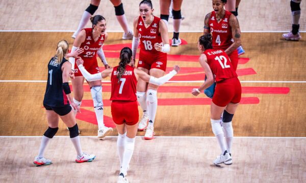 VNL feminina 2026: Turquia vence a China e enfrenta o Brasil na final