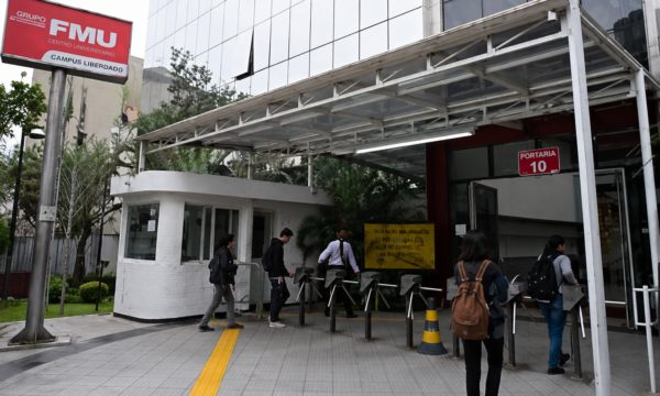 Por dentro da recompra da FMU: o contrato, a put e a aposta da Ânima