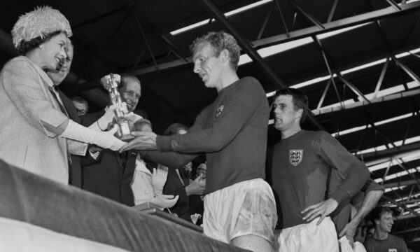 60 anos depois, medalha do título da Inglaterra na Copa de 1966 vira p
