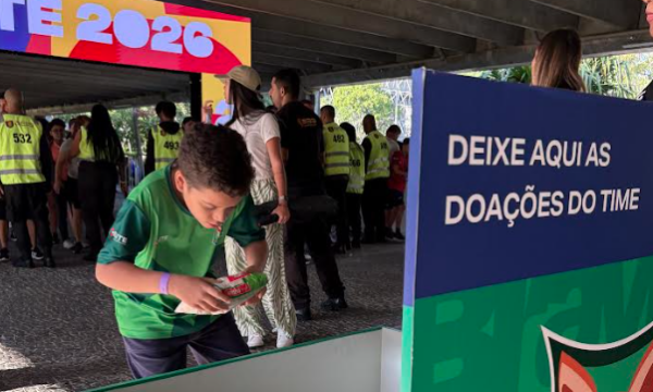 Rede de ensino arrecada 7 toneladas de alimentos em ação que une espor