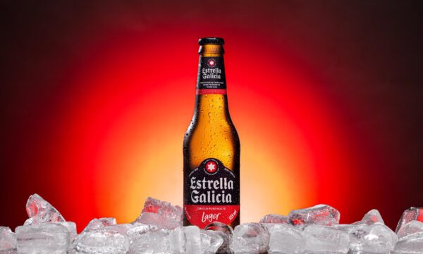 Estrella Galicia troca plástico em embalagens por papel-cartão e foca