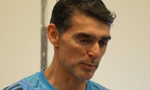 Auxiliar da Argentina pede desculpas após confusão com Dani Olmo na fi