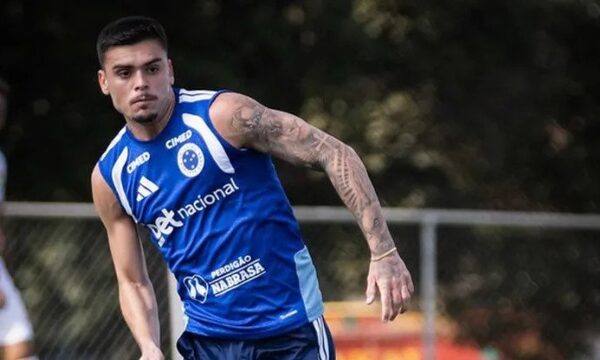Gabriel Pec sofre fratura na perna em estreia como titular pelo Cruzei