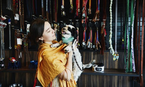 Menos filhos, mais pets? Geração Z impulsiona mercado bilionário no Br