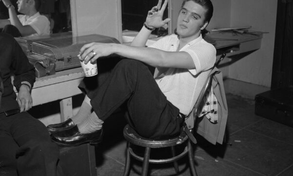 Elvis Presley ganha dupla homenagem no Brasil com turnê e exposição; c