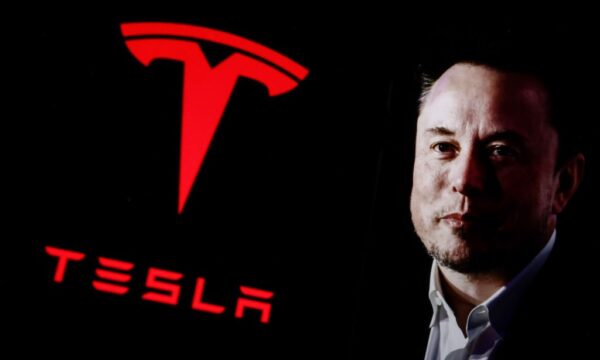 EUA abrem investigação sobre 1 milhão de carros da Tesla
