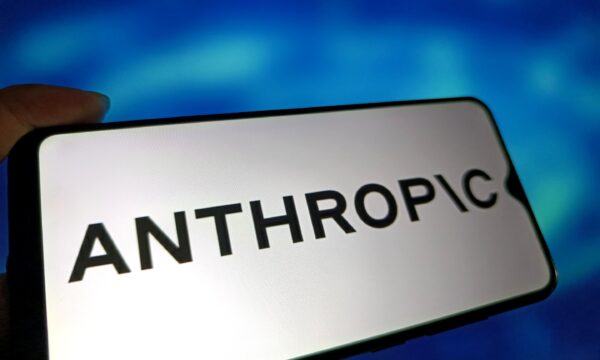 Anthropic adia cobrança extra pelo Claude Fable 5 e prorroga acesso até 19 de julho