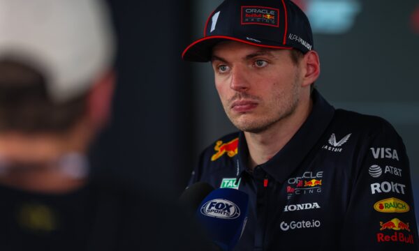 De saída da Red Bull? Flagra de Verstappen com chefe da Mercedes reforça rumores
