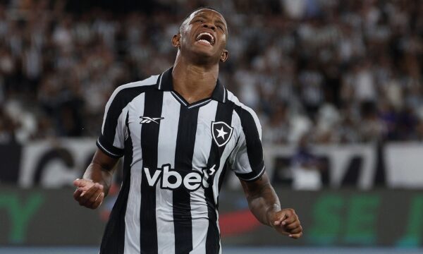 Botafogo x Vitória: veja horário e onde assistir ao jogo do Brasileirã