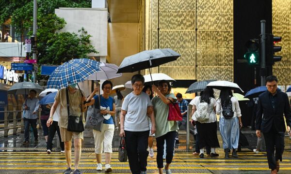 China evacua mais de 20 mil pessoas e suspende trens com aproximação do tufão Noul
