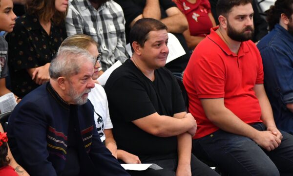 Lula diz que não vai proteger Lulinha em investigação da PF: ‘Terá de