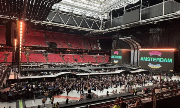 Vale a pena acampar para o show de Harry Styles? Veja o que dizem os fãs