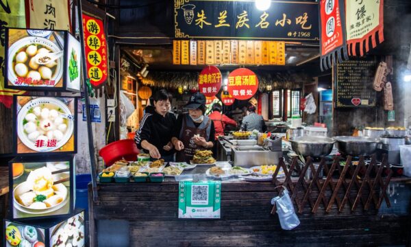 China exporta como nunca, mas crise imobiliária freia crescimento