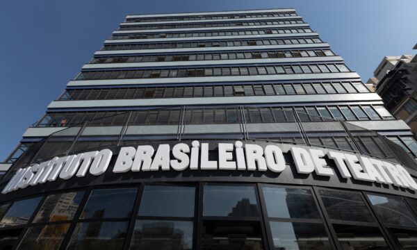 Retrofit de R$ 45 milhões cria polo teatral em prédio histórico do centro de SP