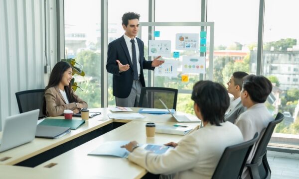 Como a liderança pode guiar equipes na transição da reforma tributária