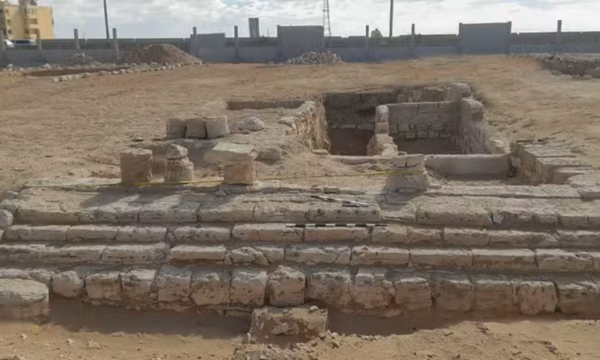 Arqueólogos descobrem tumbas com línguas de ouro no Egito; veja fotos