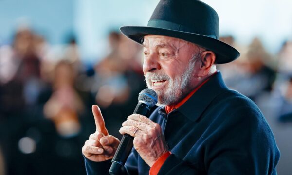 Genial/Quaest: Lula tem 55% e Flávio Bolsonaro, 22%, no 1º turno no Ce