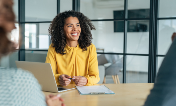 Tempo de volta para as pessoas: como a automação inteligente reduz tarefas repetitivas no trabalho