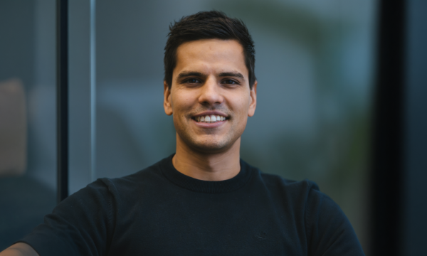 O plano da Conta Simples para virar o melhor amigo do financeiro e movimentar R$ 500 bilhões
