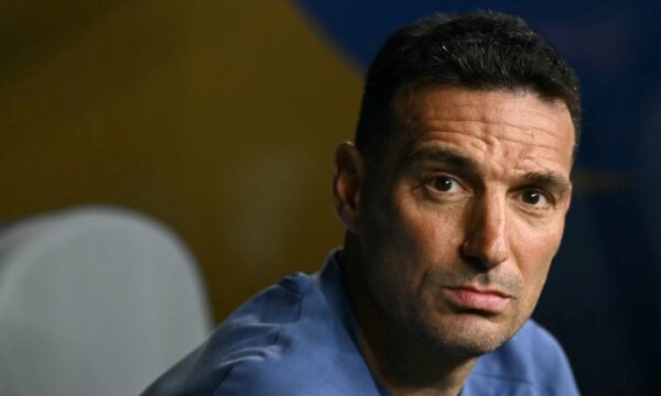 Após vitória contra Inglaterra, Scaloni leva Argentina a duas finais c