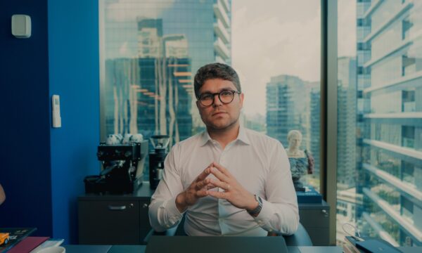 A equação do G4 para atrair um investidor estratégico — e um cheque de