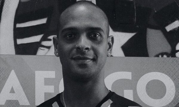 Ex-jogador do Botafogo, Tássio morre aos 41 anos após muro desabar no