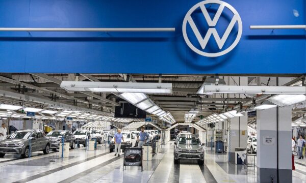 Volkswagen anuncia recall de 150 mil carros por falha no freio de esta