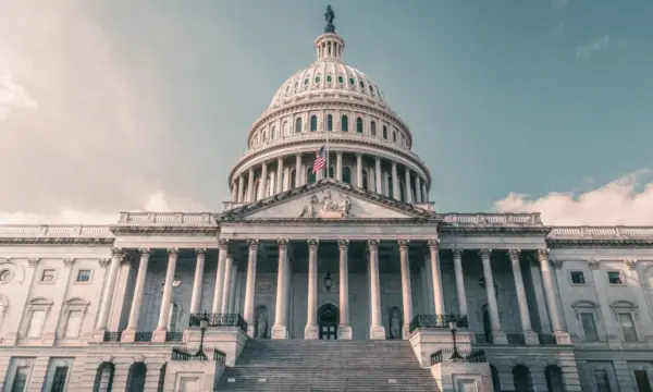 Senado dos EUA divulga nova versão do Clarity Act com regra de ética antes de possível votação