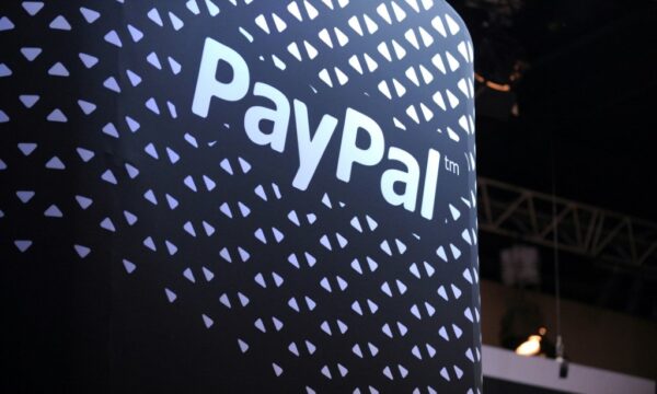 Oferta de US$ 53 bilhões pelo PayPal expõe pressão sobre pagamentos digitais